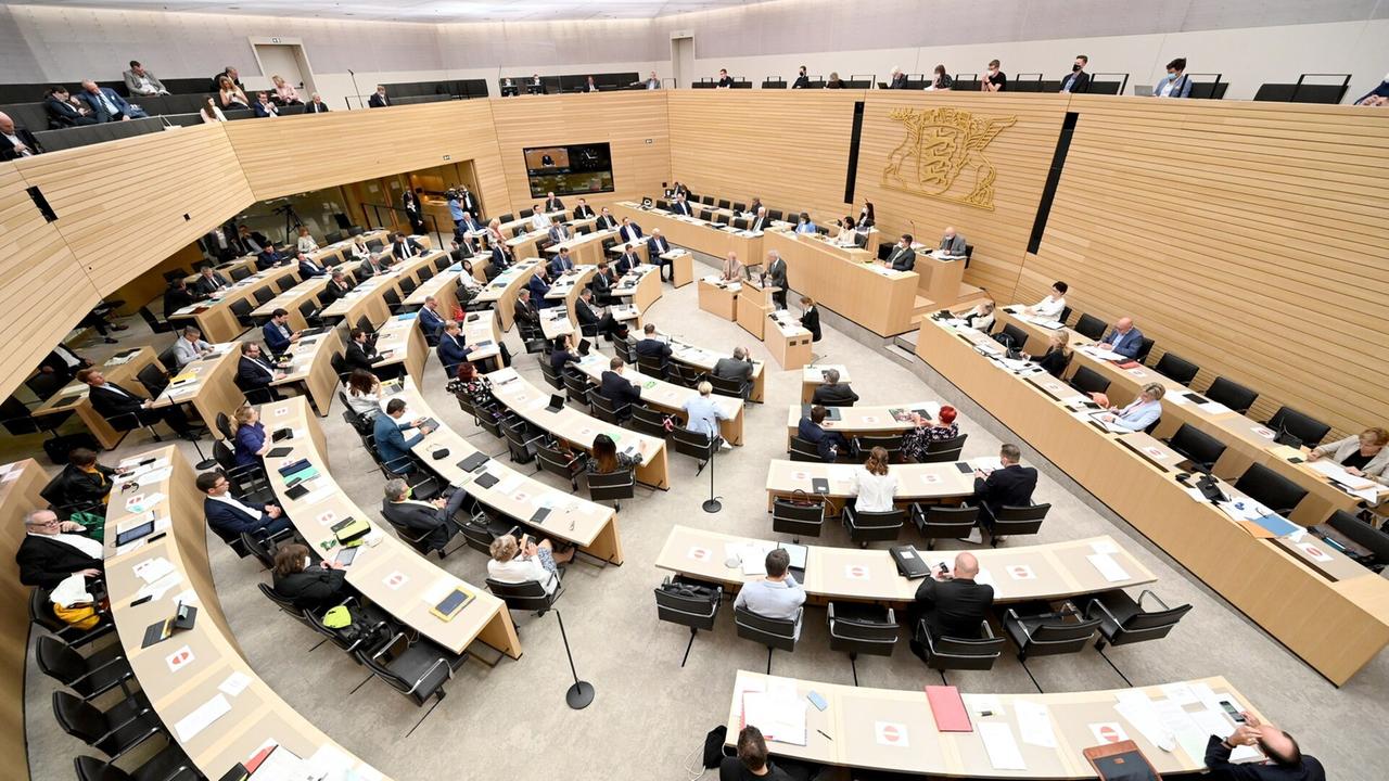 Baskenmütze Im Bundestag:  Verboten?  Landtag-Regeln Im Vergleich