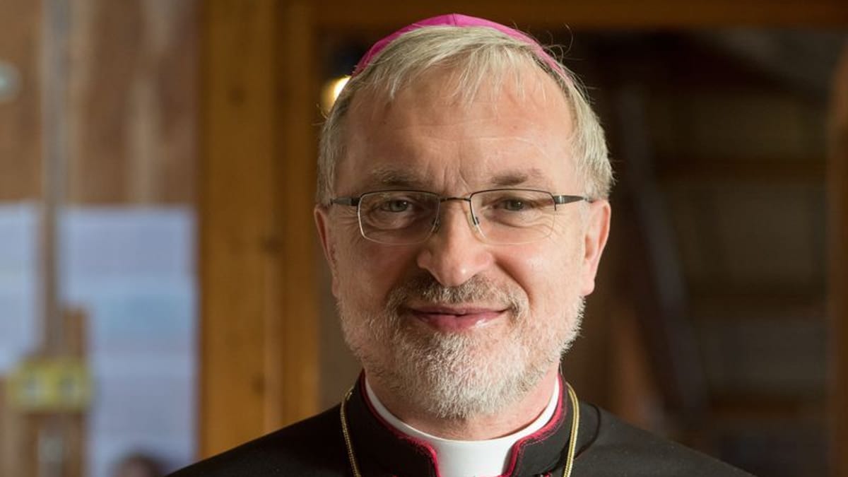 Bischof Tritt Zurück: Innere Krise Zwingt Zum Abschied