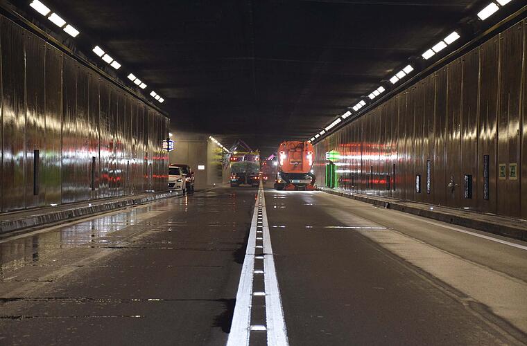 Gotthard-Tunnel Gesperrt: Aktuelle Sperrung & Umleitungen