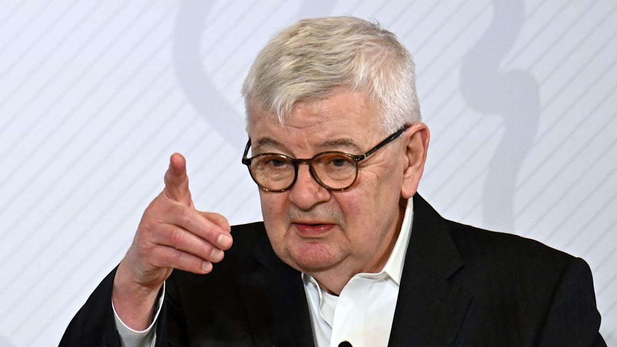 Joschka Fischer: Wehrpflicht – Keine Alternative?