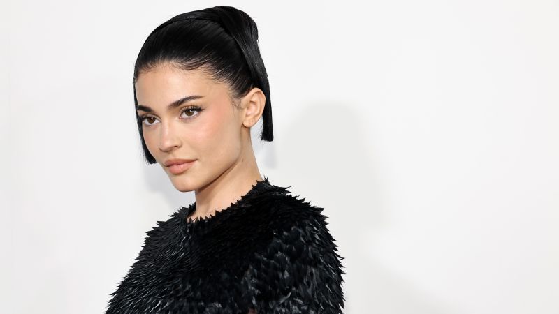 Kylie Jenner: Eingriff – Rückschlag Für Schönheitsideale?