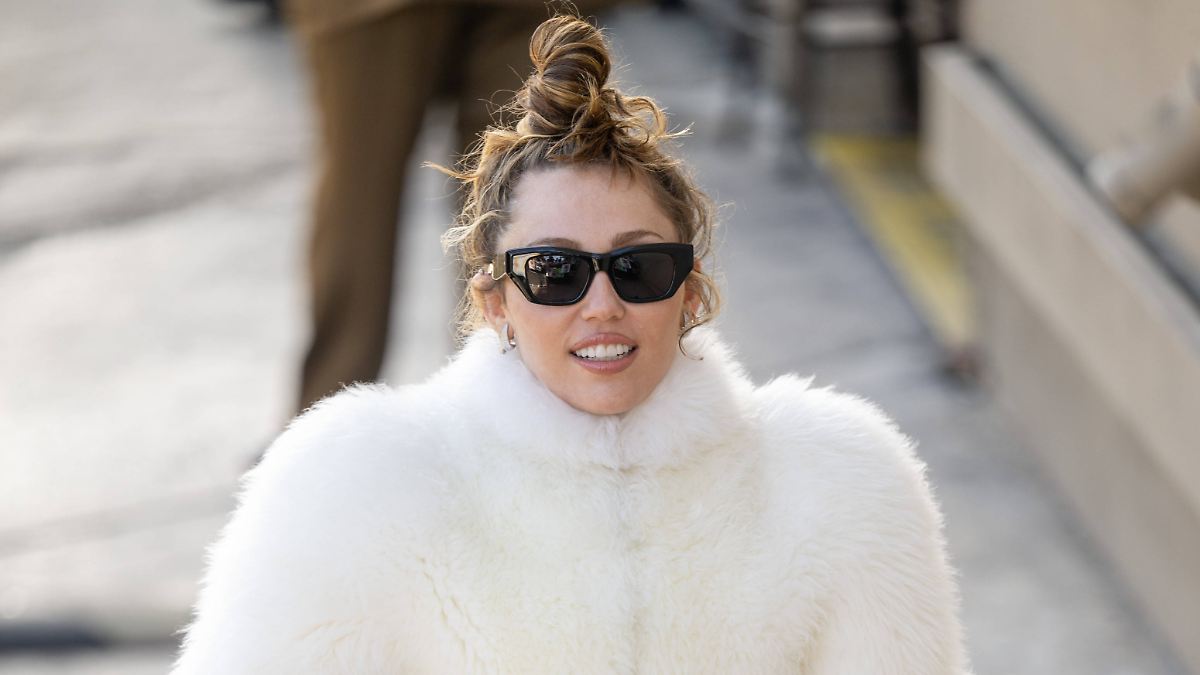 Miley Cyrus: Beinauflösung Am Set – Intensivstation
