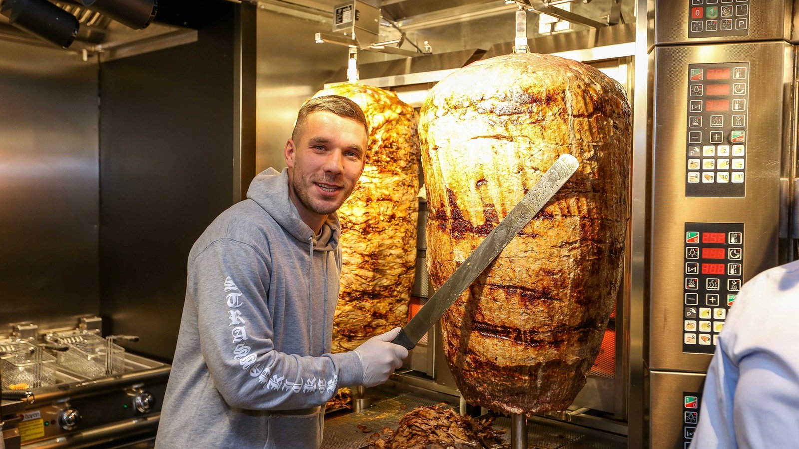 Podolski Wird 40: Seine Schönsten Fotos