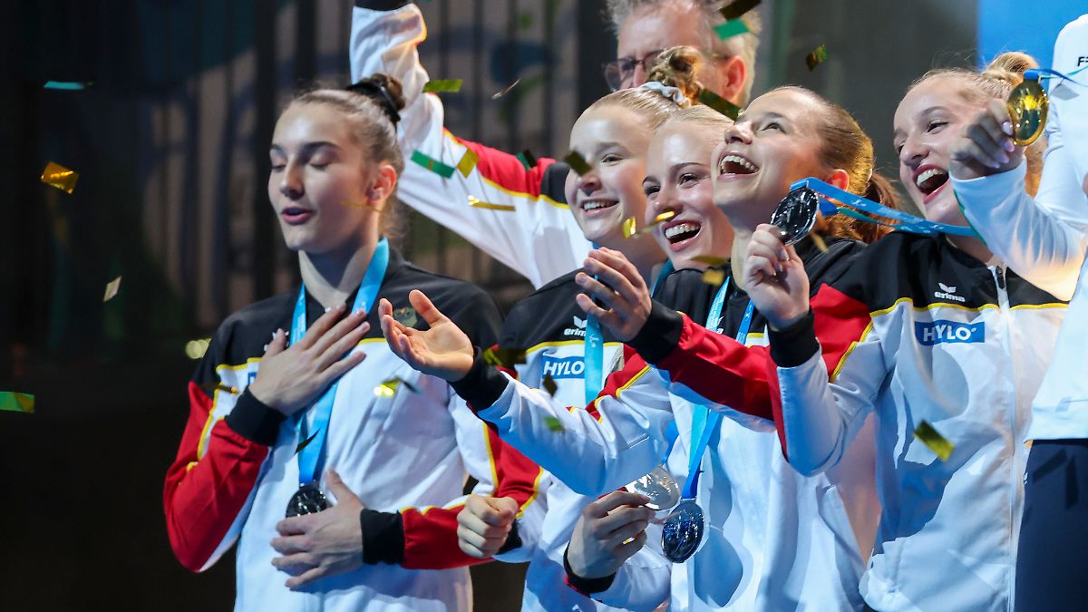 Turnerinnen-Teenies:  Neue Stars Verzaubern Den Bundestrainer